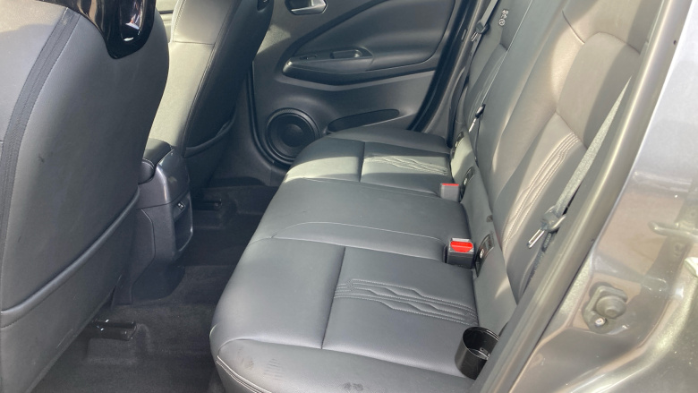 Nissan Juke 1.0 DiG-T 114 Tekna 5dr Petrol Hatchback